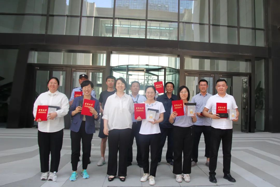 阳光新天地控股集团组织开展拔河比赛庆集团成立十四周年 阳光新天地控股集团组织开展拔河比赛庆集团成立十四周年